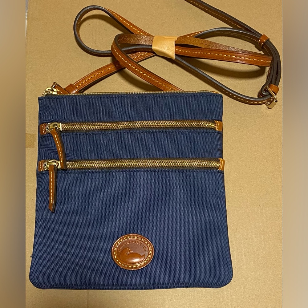 Vintage Dooney & Bourke Crossbody